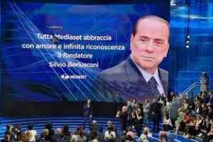 Foto - Pier Silvio Berlusconi, a Mediaset dopo funerale Silvio [video TGCOM24] 