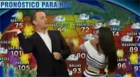 Foto - Tom Hanks ''conduce'' le previsioni del tempo sul canale americano Univision