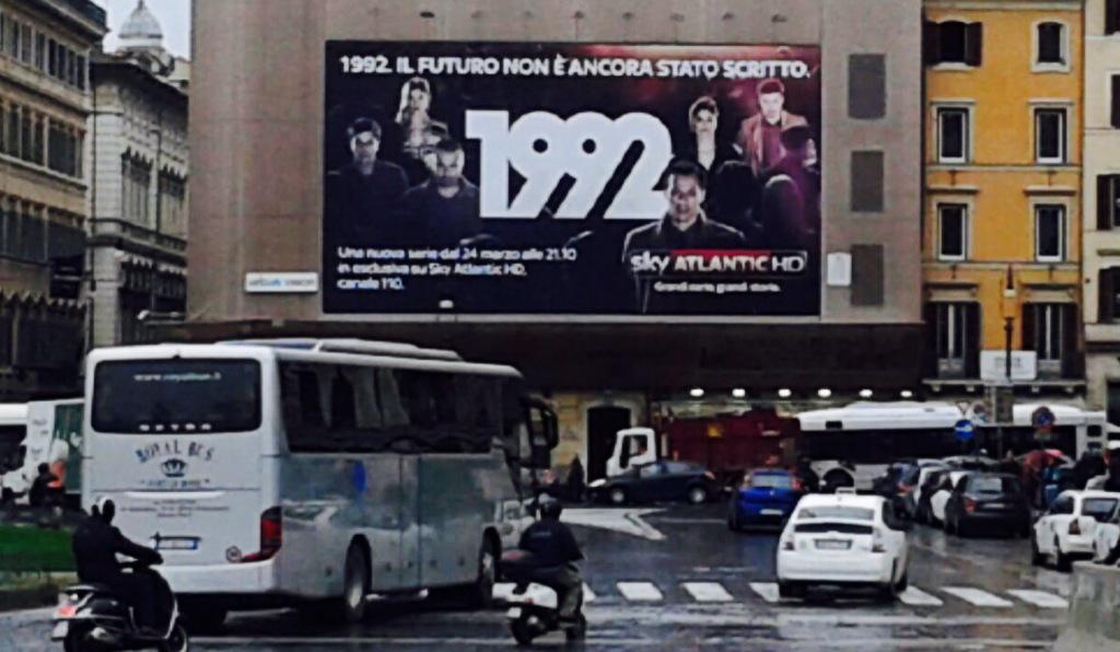 Guerrilla Marketing per #1992LaSerie su Sky Atlantic HD (con foto)