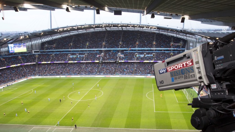 Calcio, diritti tv: ispezioni Gdf nelle sedi di Sky Italia e Mediaset Premium